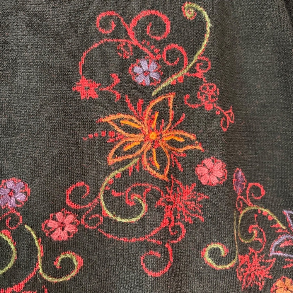 NorthStyle Alpaca Blend Cardigan Sweater Black Red Floral Embroidered Clasp M - Picture 6 of 8